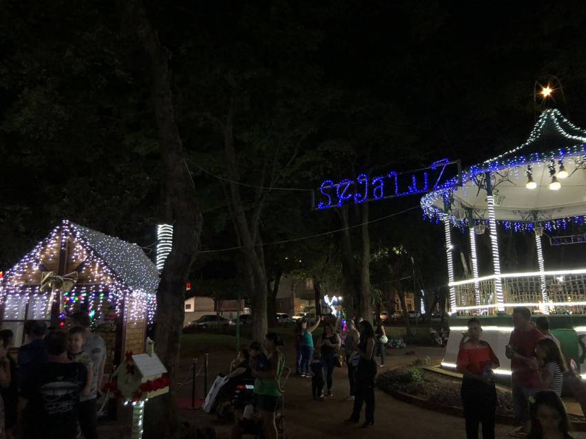 CHEGADA DO PAPAI NOEL MARCA INÍCIO DAS FESTIVIDADES NATALINAS