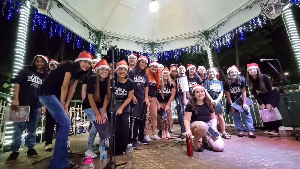 SEJA LUZ - APRESENTAÇÃO DO CORAL ÂNGELA CRISTINA