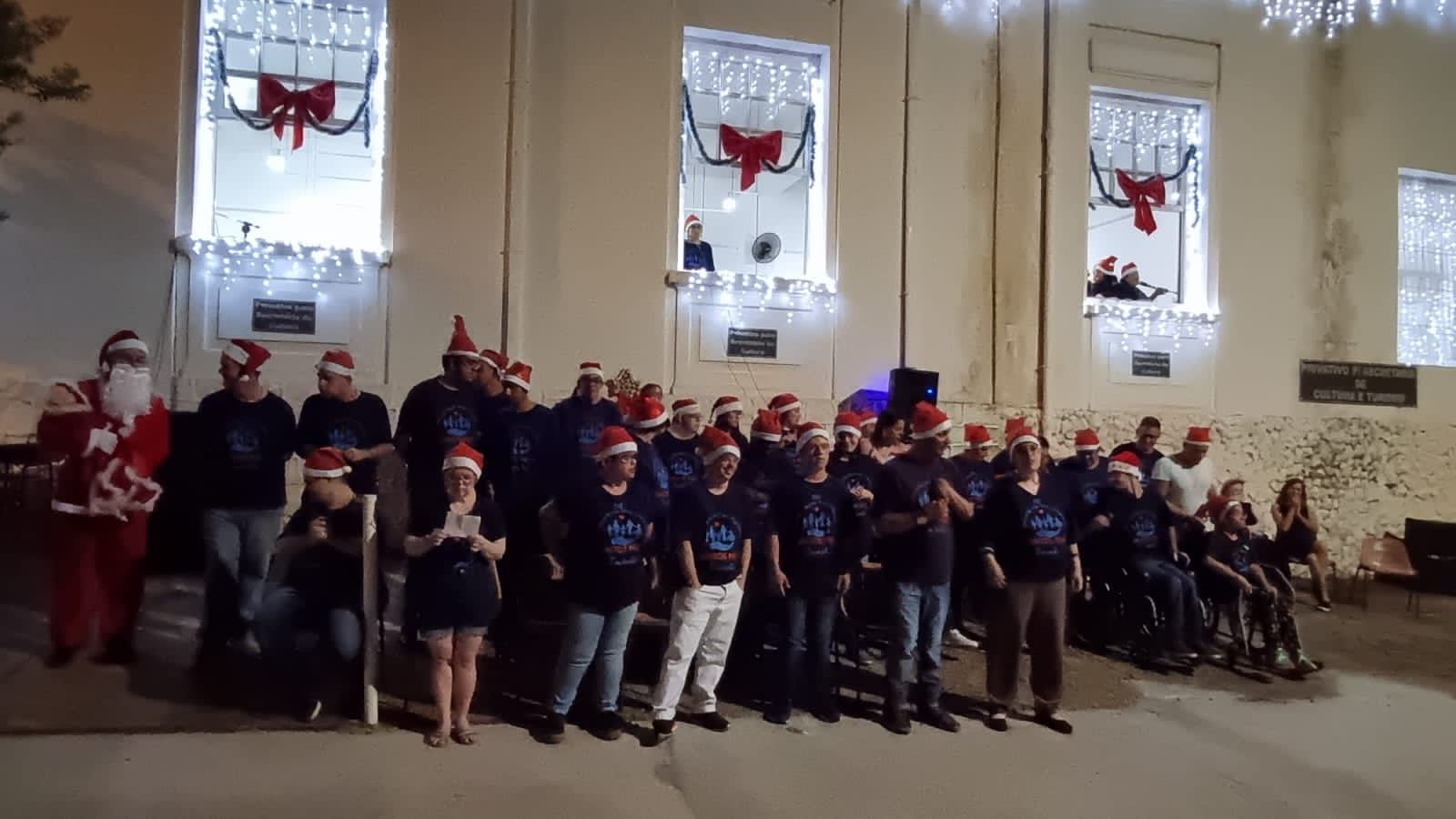 SEJA LUZ - CORAL DO CISC ILUMINA O NOSSO NATAL