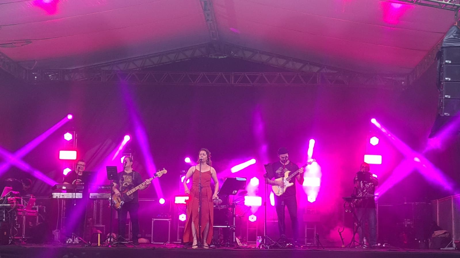 SEJA LUZ - 'DOCE VENENO' NO PARQUE DO RIO JAÚ