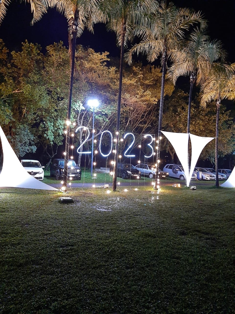 POPULAÇÃO COMEMORA VIRADA DO ANO NO PARQUE DO RIO JAHU