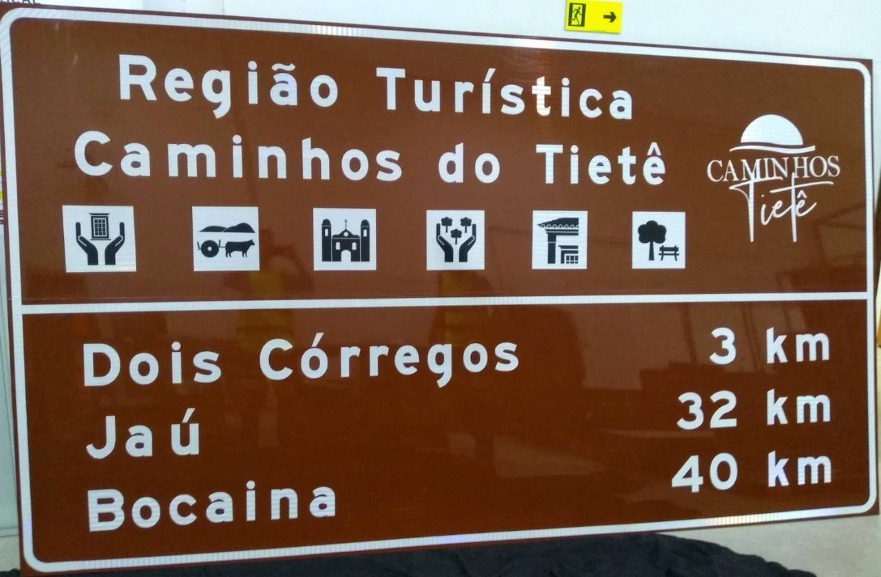 RODOVIAS DA REGIÃO CONTAM COM SINALIZAÇÃO TURÍSTICA