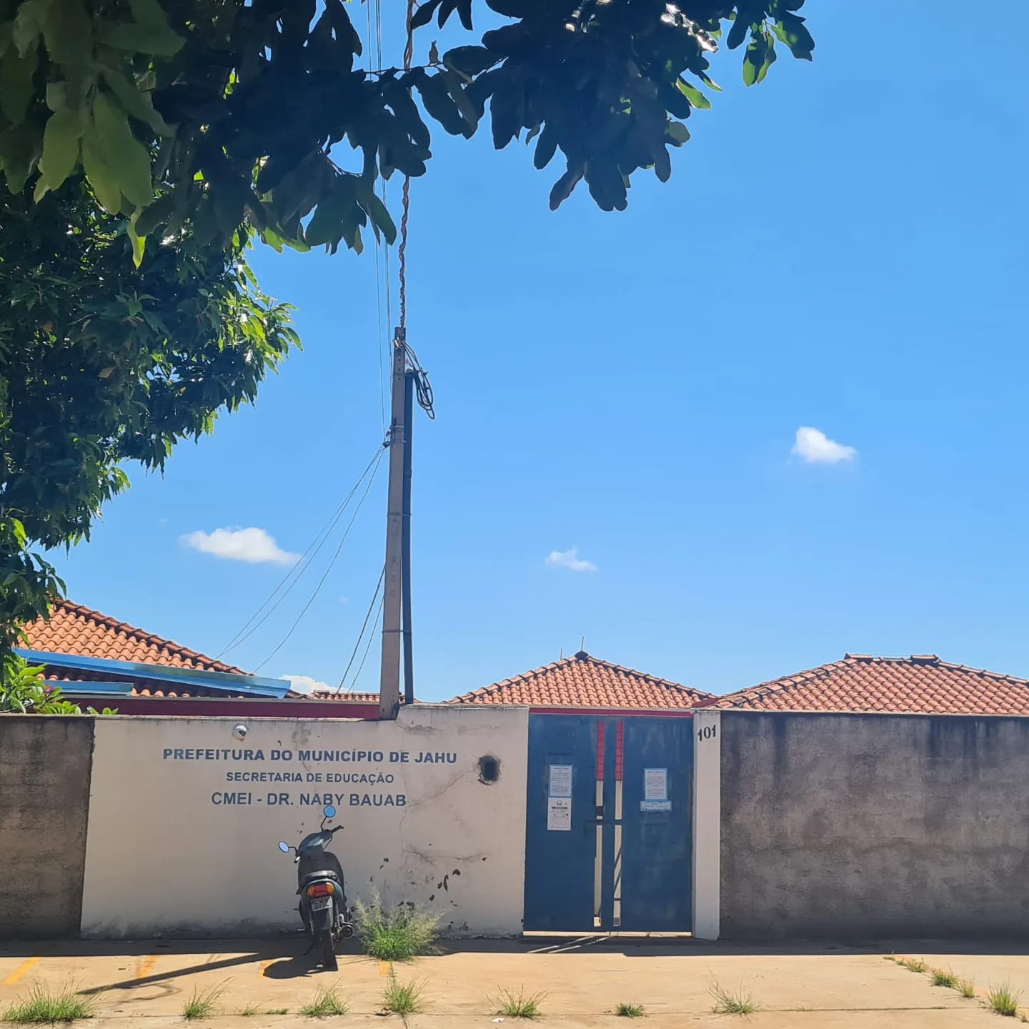 UNIDADES ESCOLARES DO MUNICÍPIO RECEBEM AÇÕES DE MANUTENÇÃO E CONSERVAÇÃO