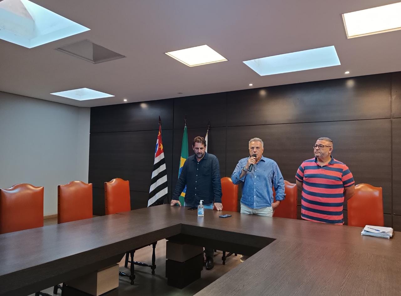 PREFEITURA FORMALIZA PROPOSTA DE REAJUSTE DO SALÁRIO DOS SERVIDORES AO SINDICATO