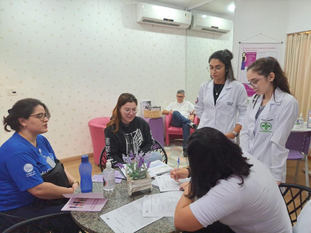 ATENDIMENTO MULTIPROFISSIONAL NO MÊS DA MULHER