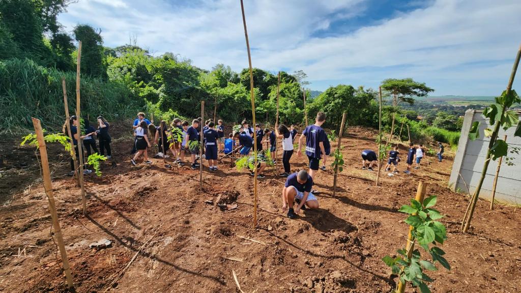 MAIS 50 MUDAS DE ÁRVORES PLANTADAS NO MÊS DA ÁGUA