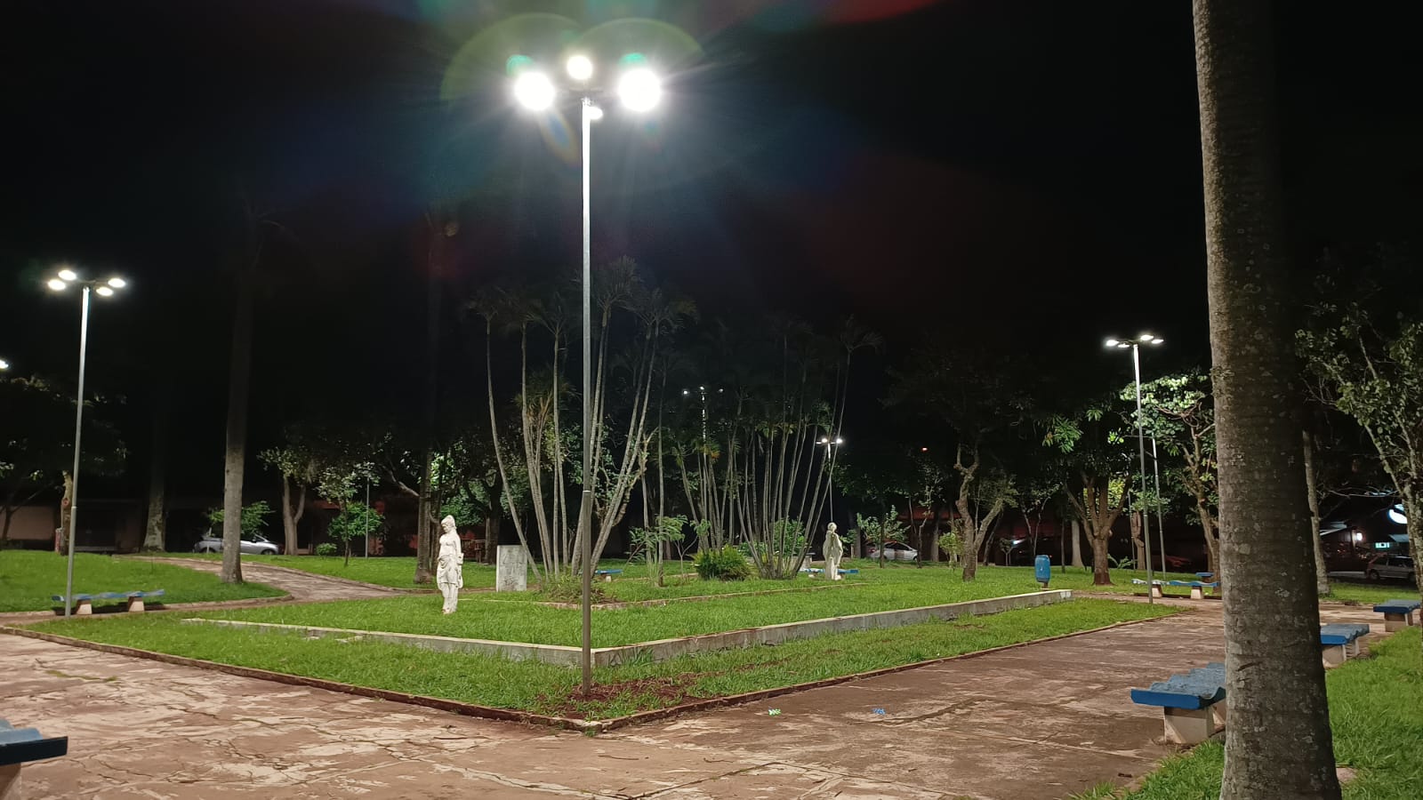 OBRAS DE ILUMINAÇÃO AVANÇAM