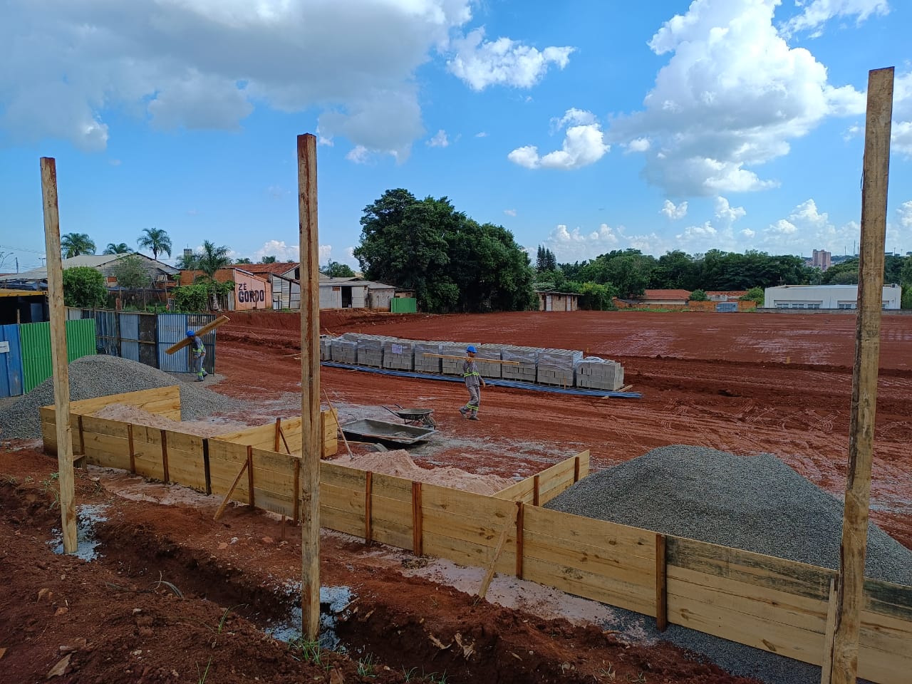 JAHU SEGUE COM OBRAS NAS ÁREAS DE SAÚDE E EDUCAÇÃO