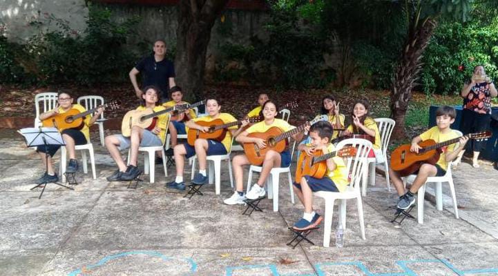 PROJETO GURI FAZ APRESENTAÇÃO EM CMEI NO JARDIM SÃO JOSÉ