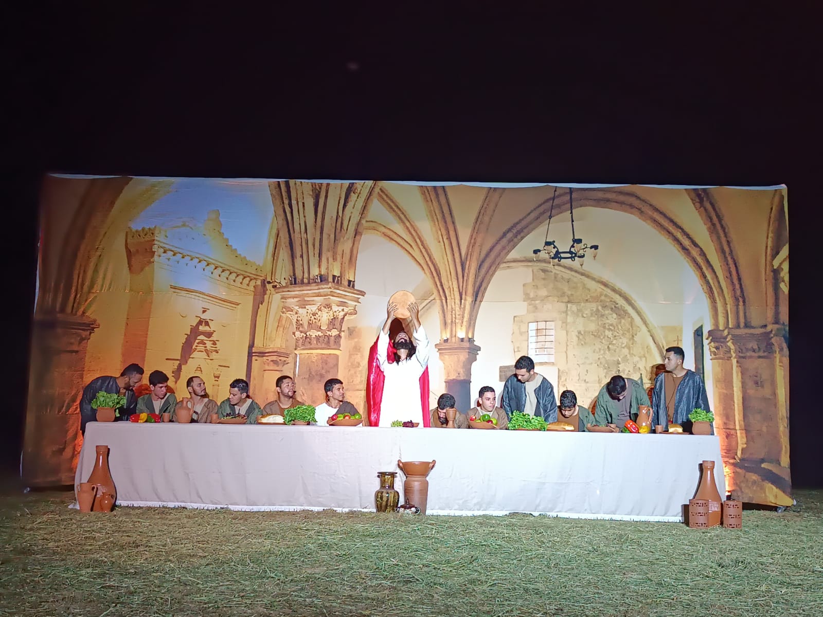 GINÁSIO EM POTUNDUVA FICA LOTADO PARA A PAIXÃO DE CRISTO