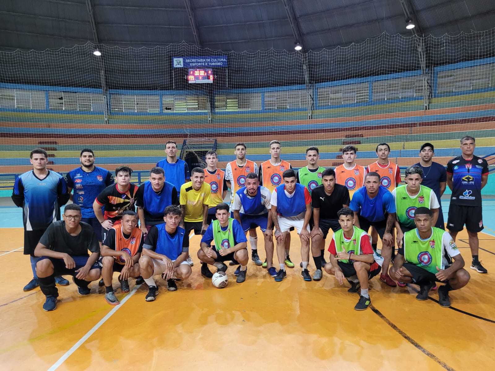 TREINOS DAS EQUIPES DE BASE DO FUTSAL ESTÃO EM ANDAMENTO