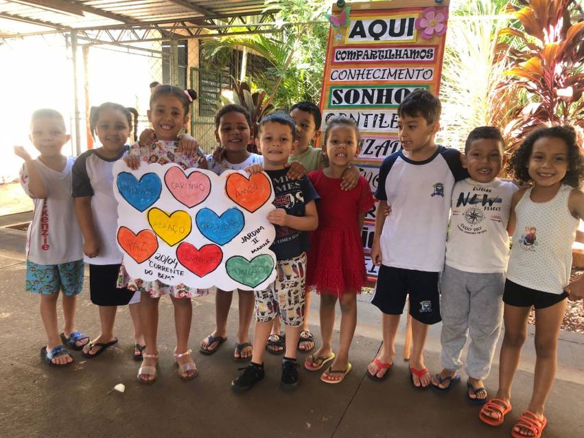CORRENTE DO BEM PROMOVE DIA ESPECIAL EM ESCOLA DA CIDADE