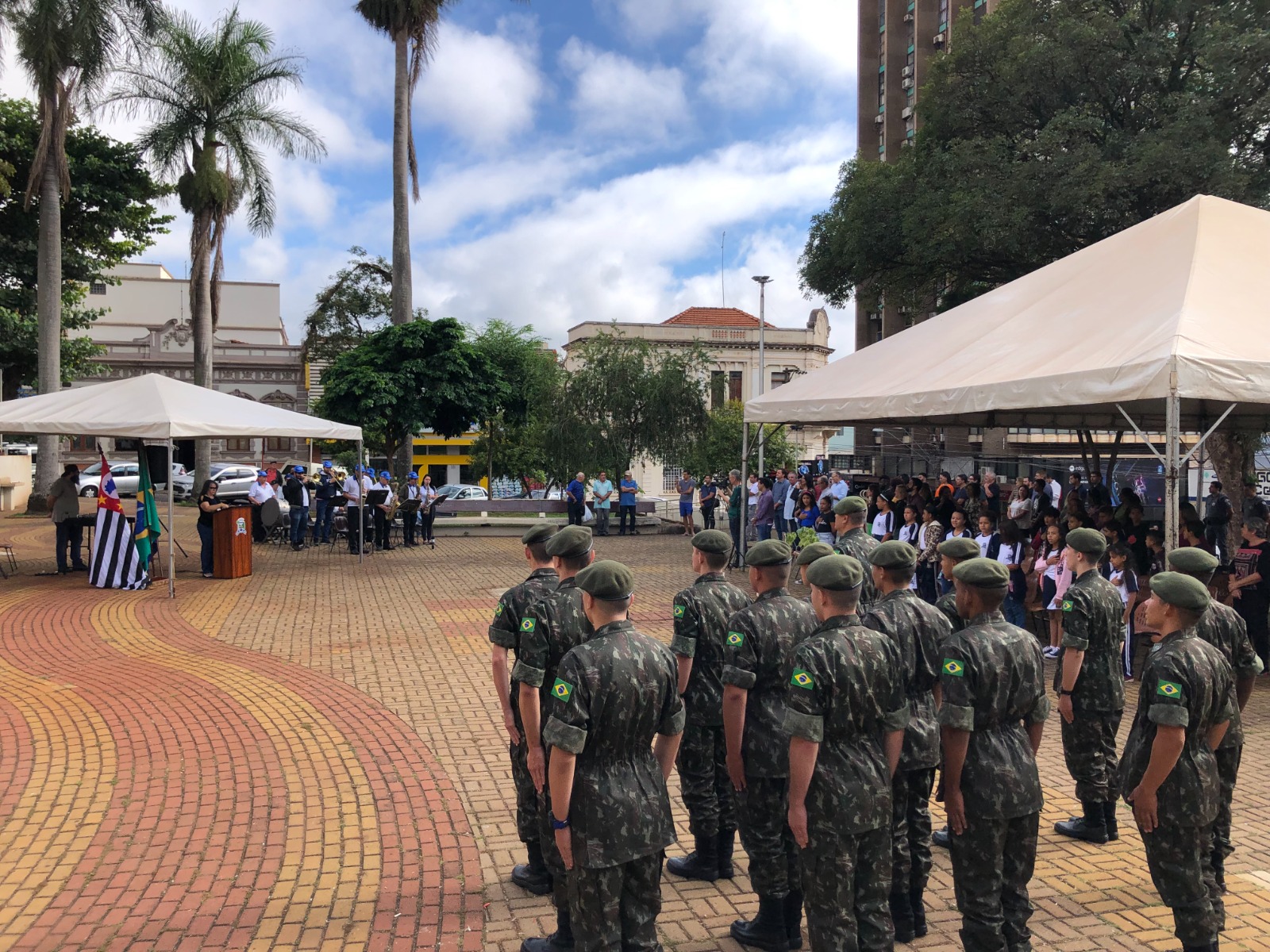 PREFEITURA FAZ HOMENAGEM AO COMANDANTE JOÃO RIBEIRO DE BARROS