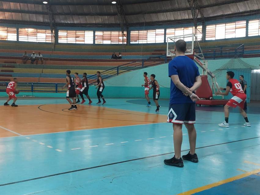 JAHU SUPERA GARÇA PELA LBC
