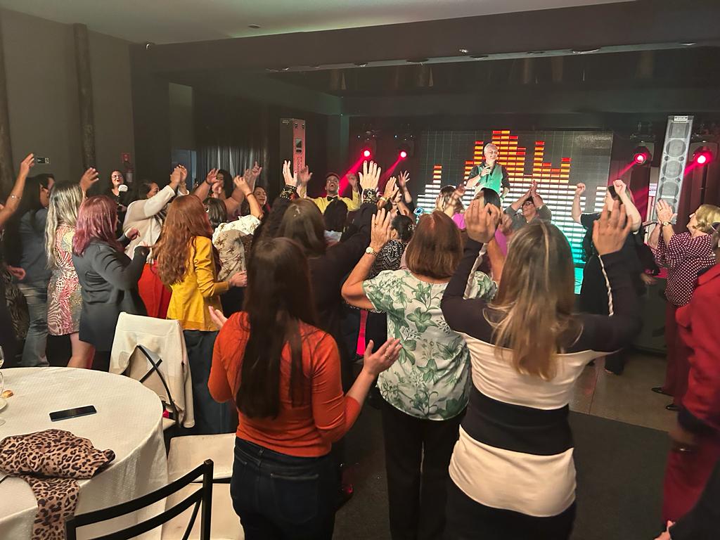 “CORAÇÃO DE MÃE” CHEGA AO FIM COM SUCESSO DE BAILE E ENSAIO FOTOGRÁFICO