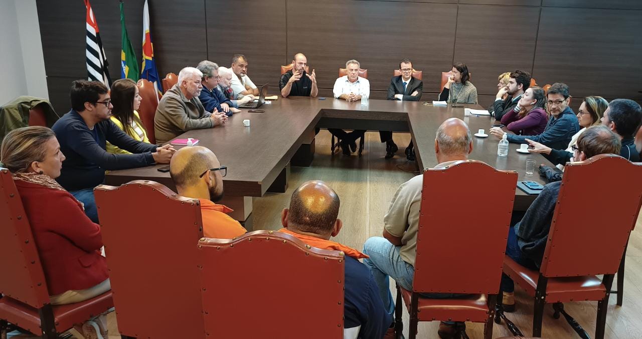 MUNICÍPIO FAZ REUNIÃO PARA ESTABELECER DIRETRIZES DOS PRÉDIOS PRESERVÁVEIS