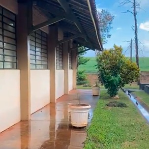 EMEF VEREADOR ÂNGELO RONCHESEL SEGUE RECEBENDO OBRAS DE MANUTENÇÃO