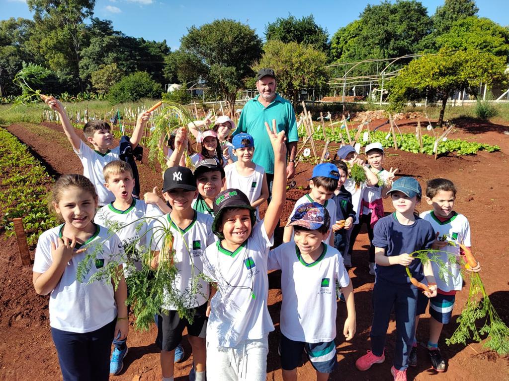 HORTA DO JARDIM ITAMARATI RECEBE VISITA DE ESTUDANTES