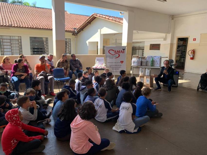 ESTUDANTES ARRECADAM MAIS DE 15 KG DE MATERIAIS RECICLÁVEIS PARA INSTITUIÇÕES ASSISTENCIAIS