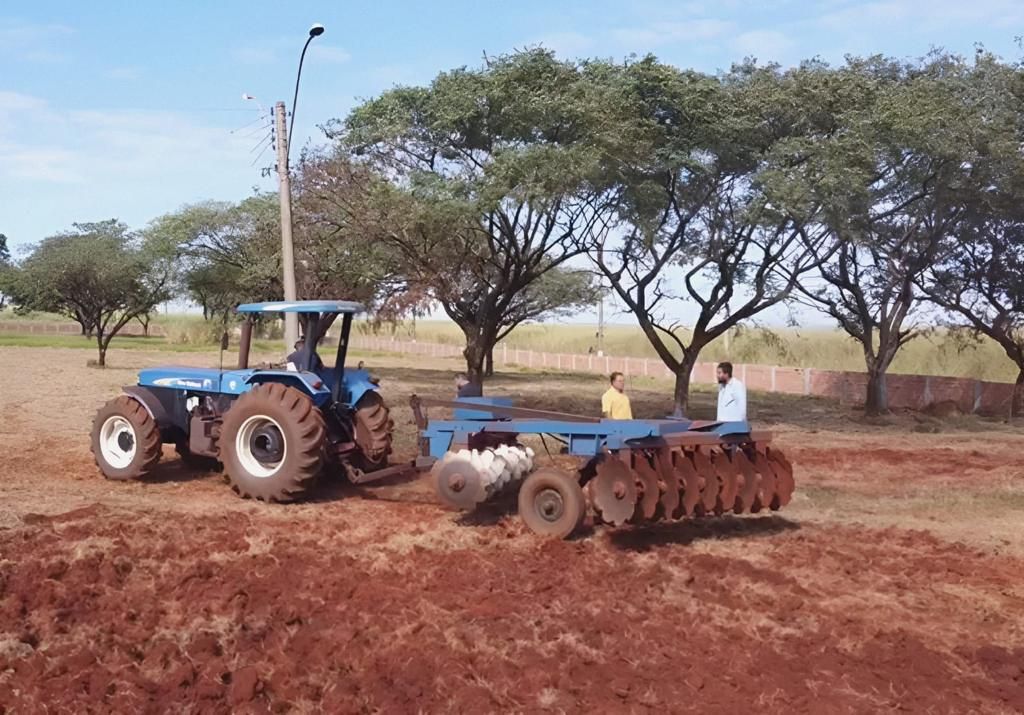 CURSO PREPARA TRATORISTAS PARA O MERCADO DE TRABALHO