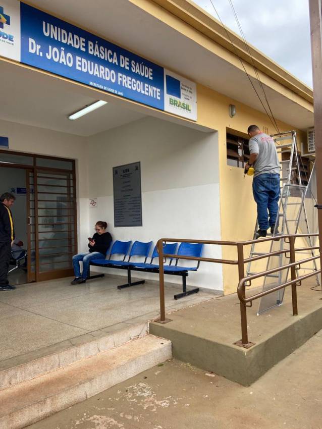 TELAS PROTETORAS SÃO INSTALADAS NAS UNIDADES DE SAÚDE