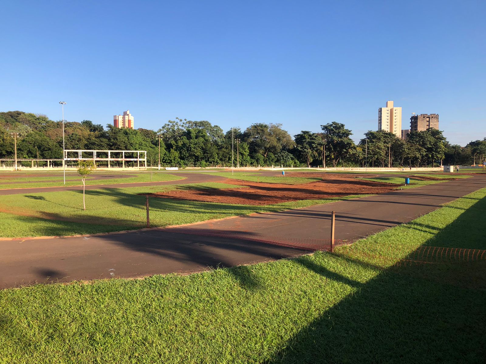 AVANÇAM AS OBRAS NO KARTÓDROMO