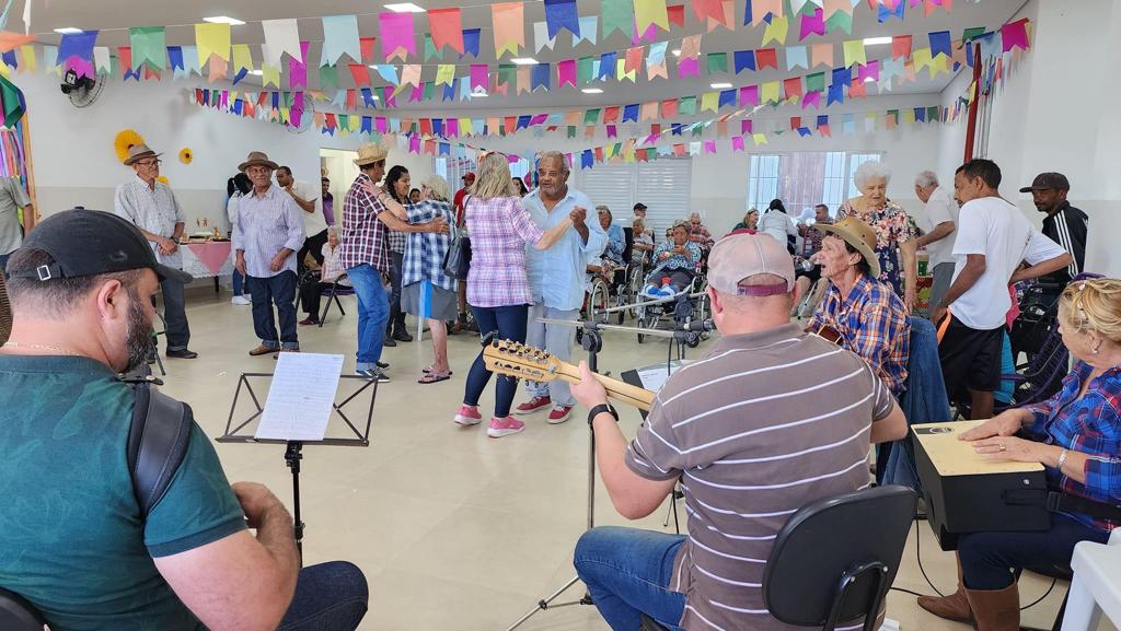 JUNHO MAIS ALEGRE COM FESTAS JUNINAS