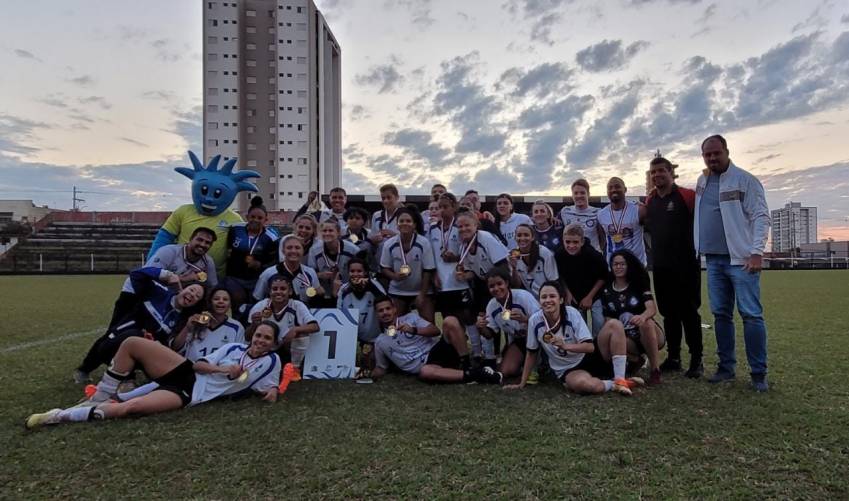 JOGOS REGIONAIS: DIA DE MEDALHAS NO FUTEBOL FEMININO E NA CAPOEIRA