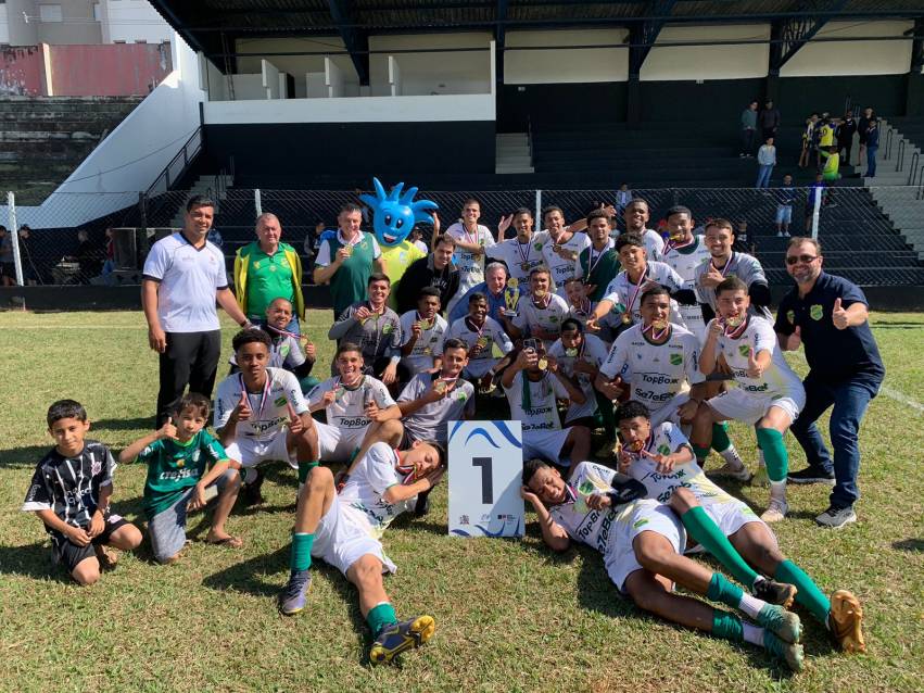 JOGOS REGIONAIS: FUTEBOL MASCULINO É OURO E TÊNIS DE MESA CONQUISTA MEDALHAS