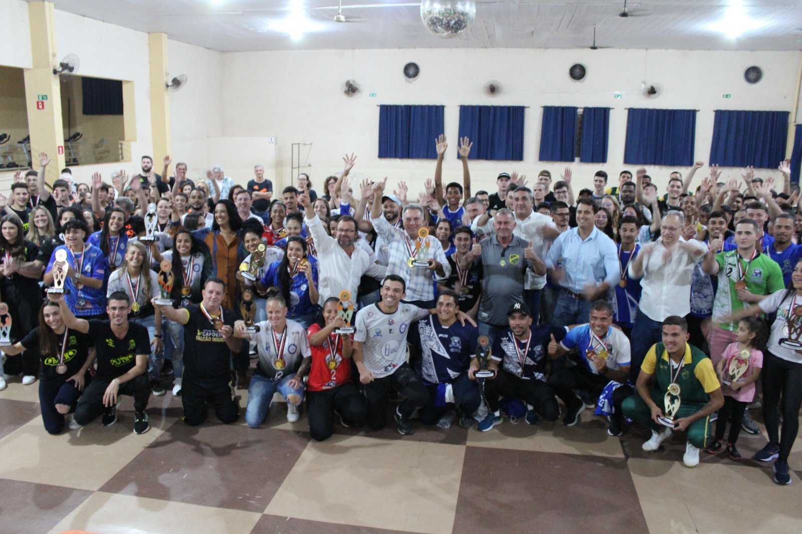 PREFEITURA ORGANIZA RECEPÇÃO AOS ATLETAS QUE DISPUTARAM OS JOGOS REGIONAIS