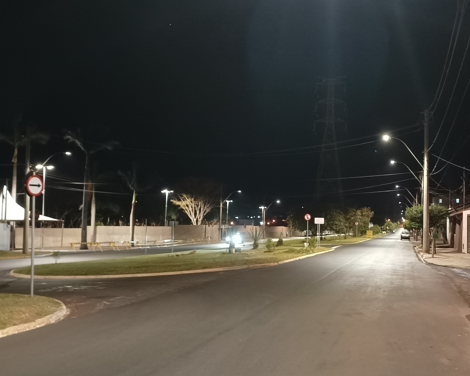 JAHU ILUMINADA CHEGA AOS JARDINS PADRE AUGUSTO SANI E NOVA JAÚ