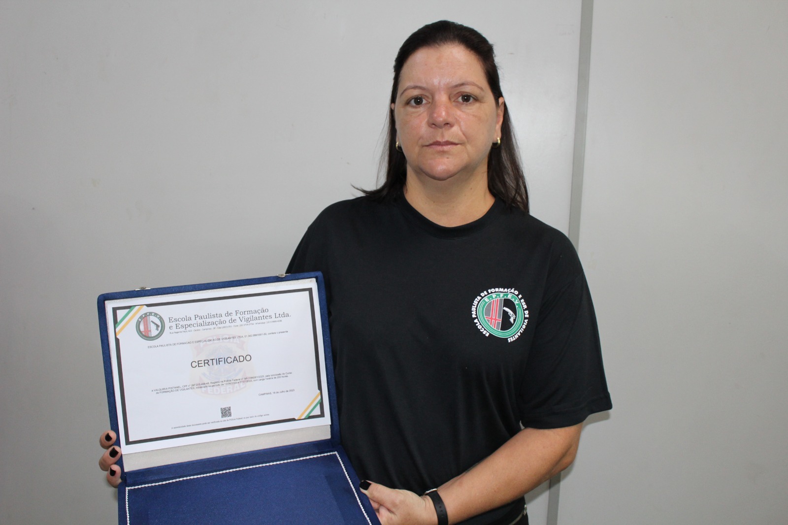 ASSISTIDA DA CASA DA MULHER JAUENSE CONCLUI CURSO DE FORMAÇÃO DE VIGILANTES