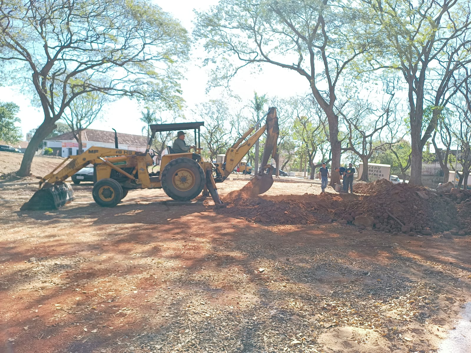 PREFEITURA RETOMA OBRAS NA PRAÇA DA RODOVIÁRIA