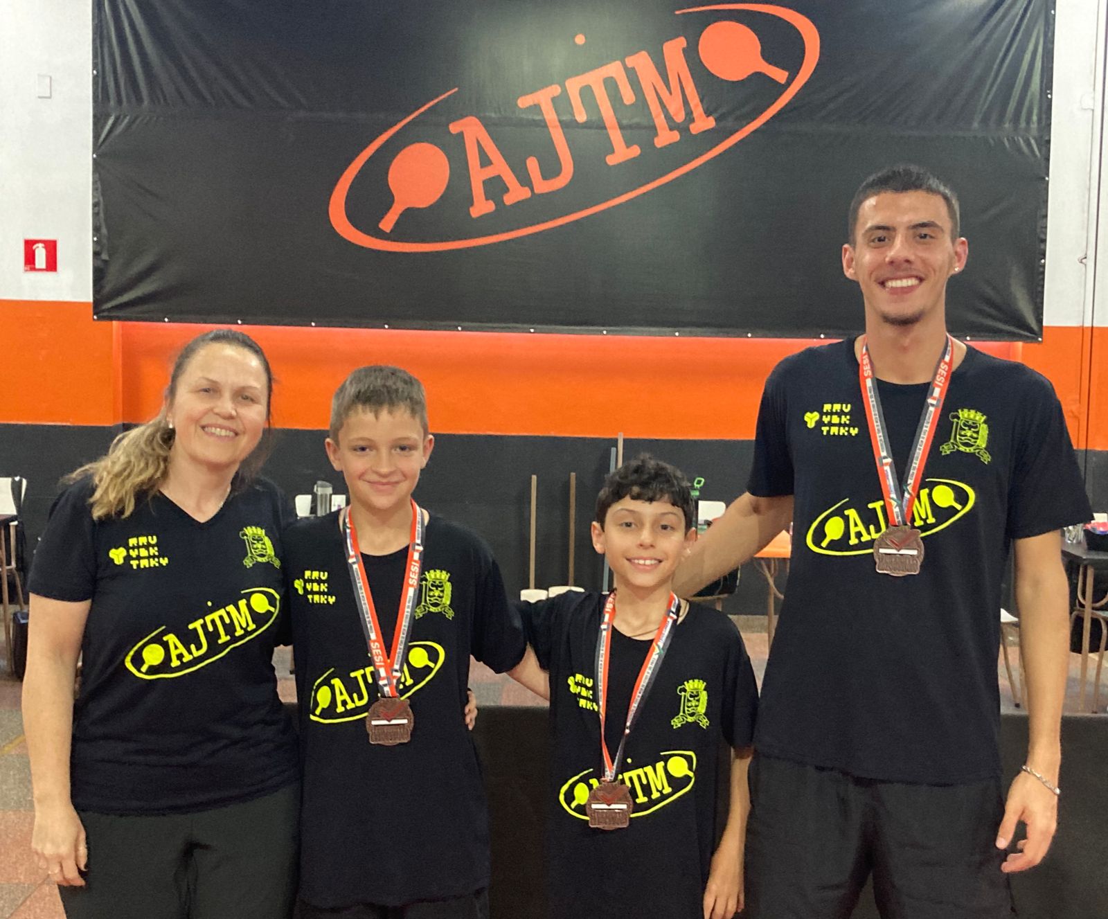 JAHU FATURA TRÊS MEDALHAS NO CAMPEONATO PAULISTA DE TÊNIS DE MESA