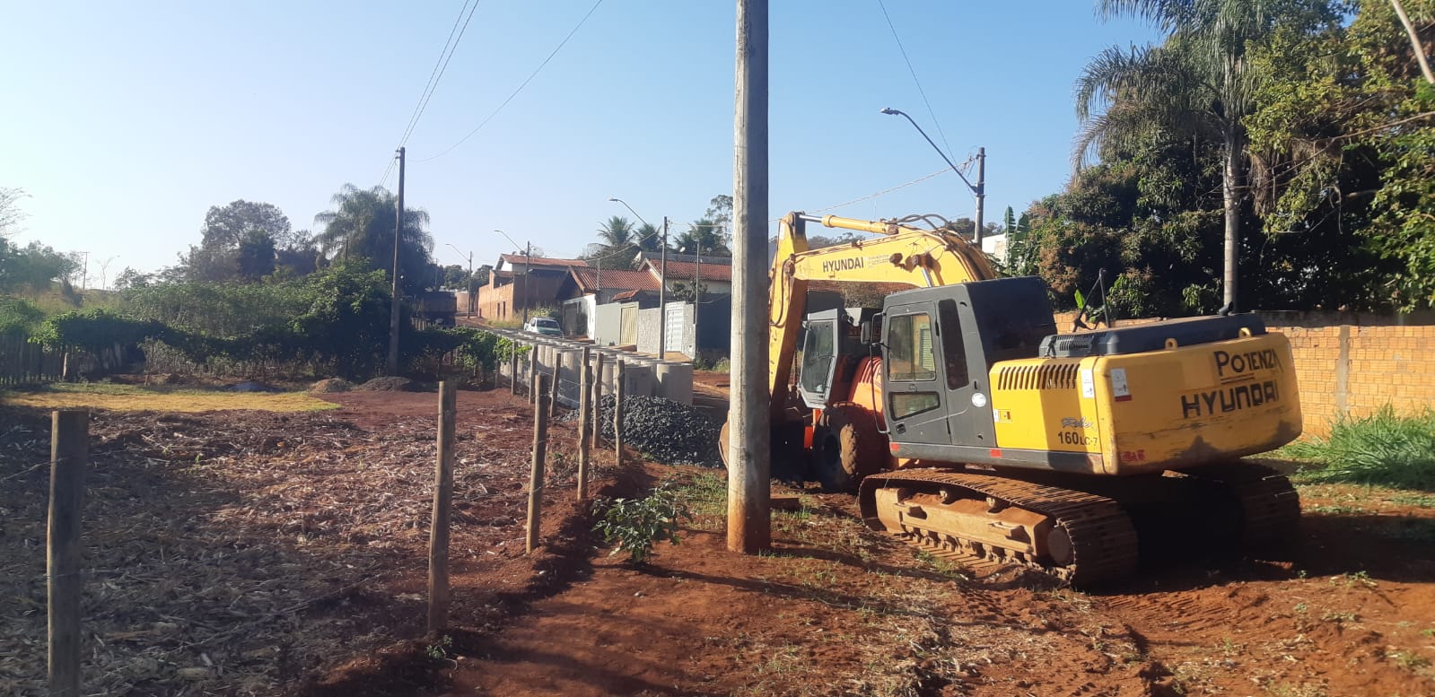 PREFEITURA E DER REALIZAM OBRA NO POUSO ALEGRE DE BAIXO