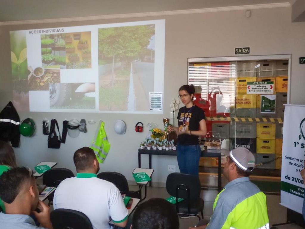 PALESTRA DE EDUCAÇÃO AMBIENTAL TEM ENFOQUE EM SUSTENTABILIDADE