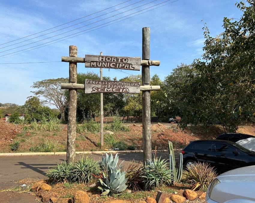 MÊS DA ÁRVORE - VISITA E AÇÃO NO HORTO MUNICIPAL