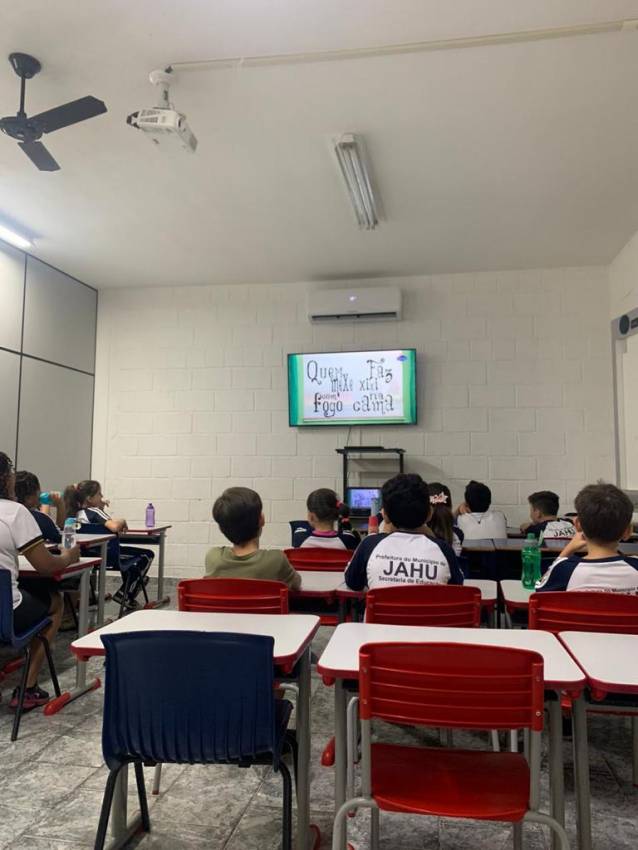 ESTUDANTES DA EMEF CAETANO PERLATTI CONHECEM AS CONSEQUÊNCIAS DAS QUEIMADAS