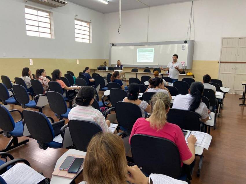 ENFERMEIROS SÃO CAPACITADOS PARA TESTE RÁPIDO DE DOENÇAS CONTAGIOSAS