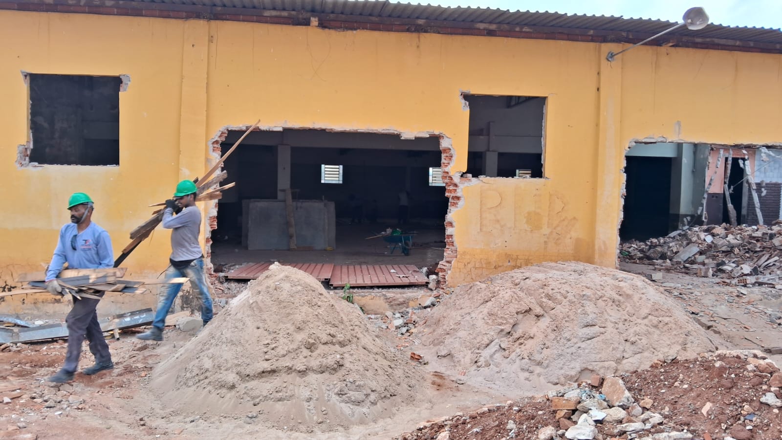 SEXTOU COM OBRAS NO DISTRITO DE POTUNDUVA!