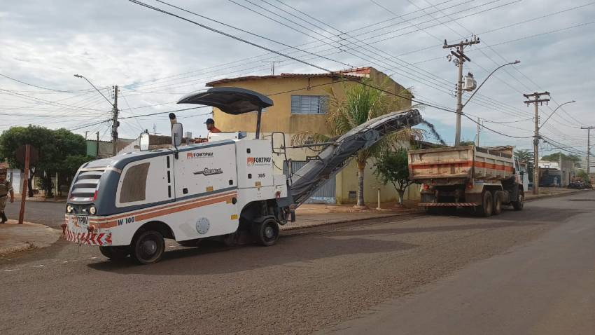 PREFEITURA INICIA RECAPE DA RUA JOSÉ MASSUCATO