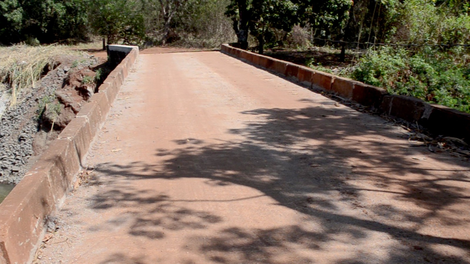 PREFEITURA CONCLUI OBRAS NA PONTE DO BANHARÃO