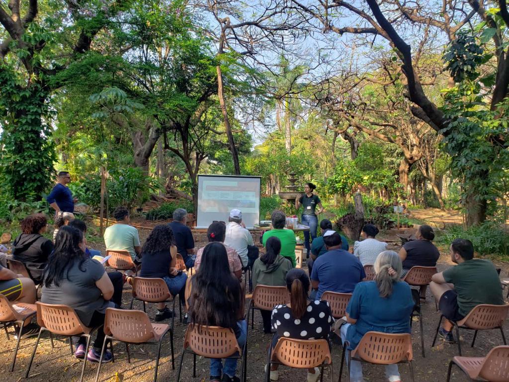 MAIS DE 30 PESSOAS PARTICIPAM DO CURSO DE PRODUÇÃO DE TINTA ECOLÓGICA