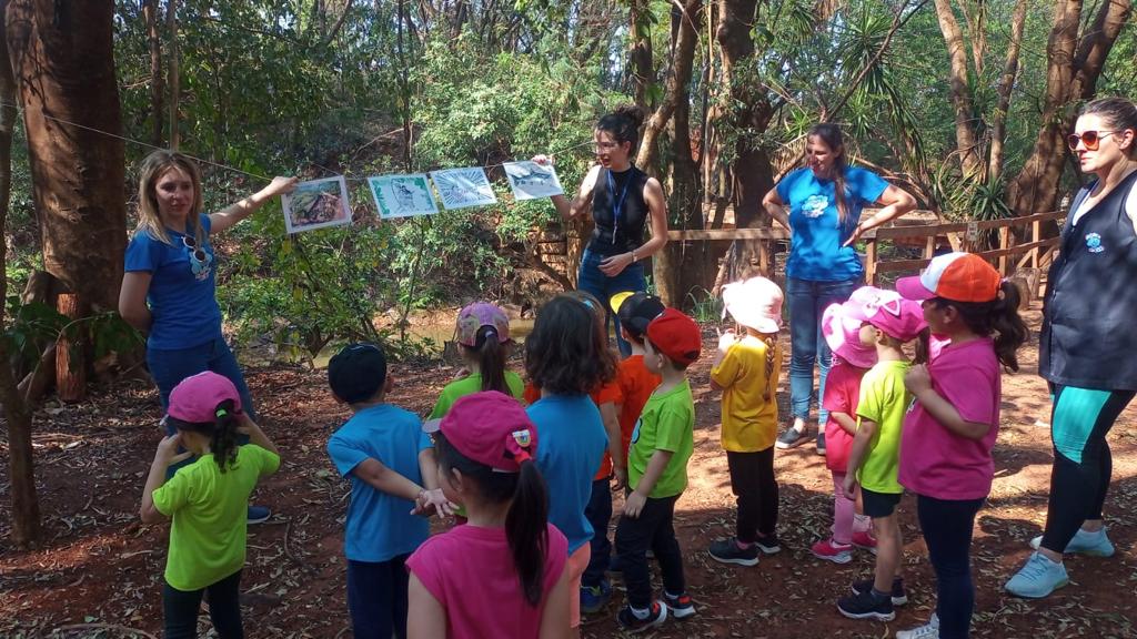 CRIANÇAS DA EDUCAÇÃO INFANTIL VISITAM HORTO MUNICIPAL