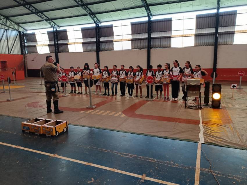 POTUNDUVA: PREFEITURA ORGANIZA CIRCUITO EDUCATIVO DE TRÂNSITO NA EMEF VEREADOR ÂNGELO RONCHESEL