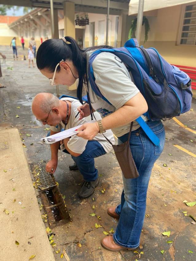 COMBATE ÀS ARBOVIROSES EM ESCOLAS