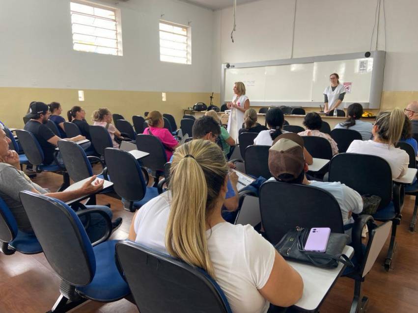 CAPS E AGENTES DE SAÚDE - FOCO NO ATENDIMENTO A DEPENDENTES QUÍMICOS
