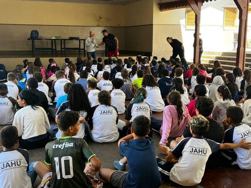 COMBATE À DENGUE NAS ESCOLAS MUNICIPAIS