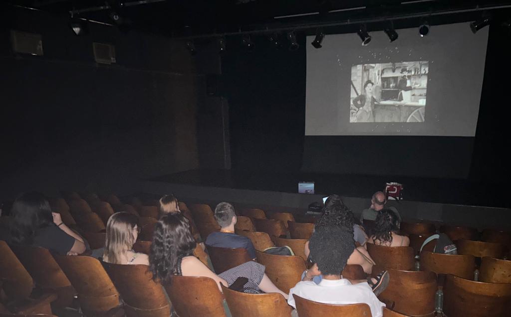 O TRABALHO DE CHARLIE CHAPLIN É TEMA DE OFICINA