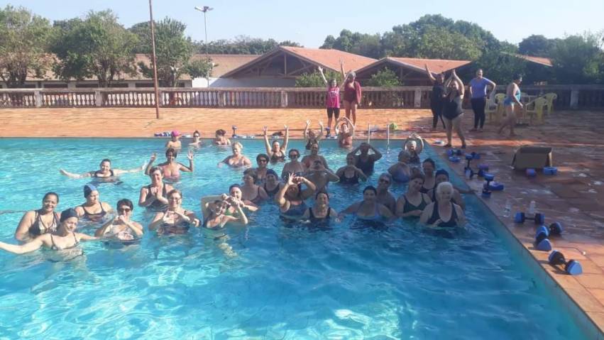 CLUBE DA VILA NETINHO OFERECE AULAS DE HIDROGINÁSTICA